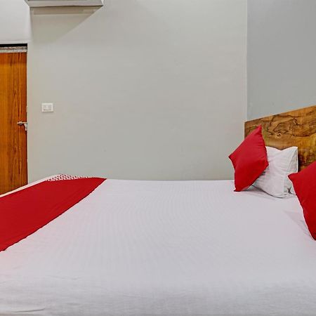 Oyo Flagship Hotel 9 Сурат Экстерьер фото